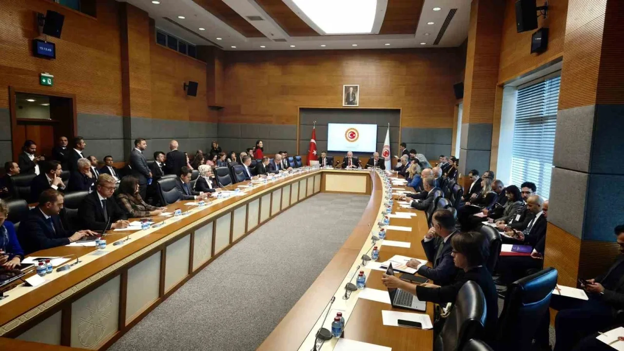 Yabancı dijital konaklama platformları TBMM'de görüşüldü