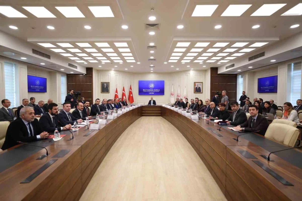 Vedat Işıkhan'dan işsizlik oranı açıklaması: yüzde 7,8