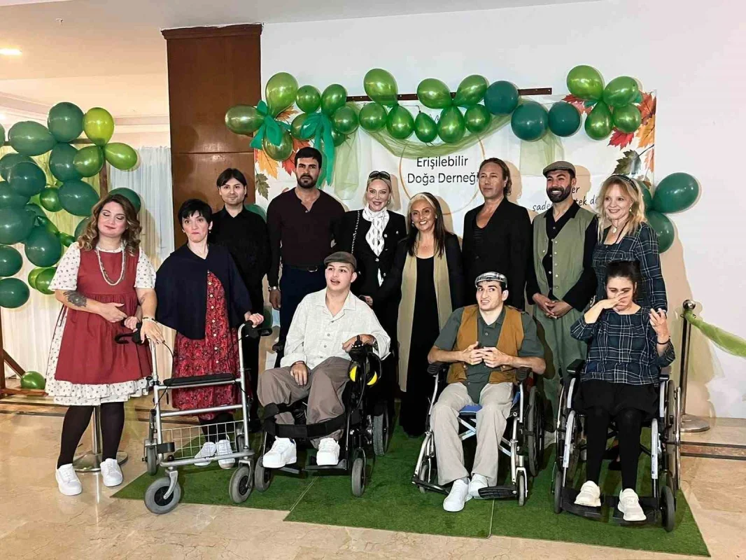 Serebral palsili bireyler Bostancı'da podyuma çıktı