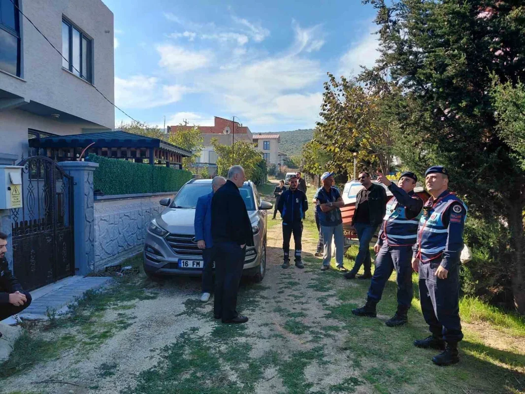 Mudanya'da yıkım gerilimi, vatandaşlar çatıya çıktı