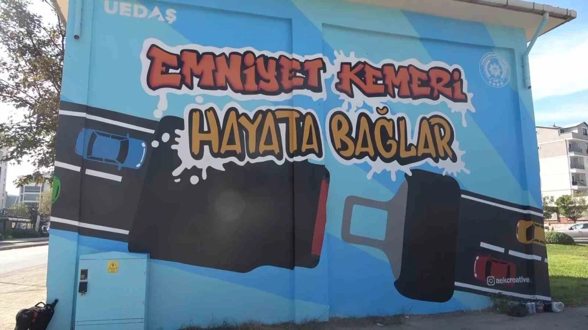 Bursa'da trafolar emniyet kemeri için renklendi