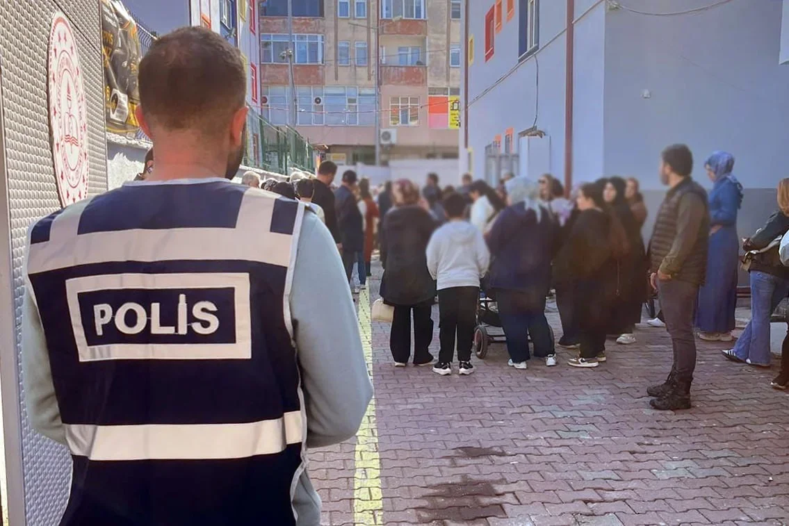 Karasu'da okul çevrelerinde polis nöbeti arttırıldı