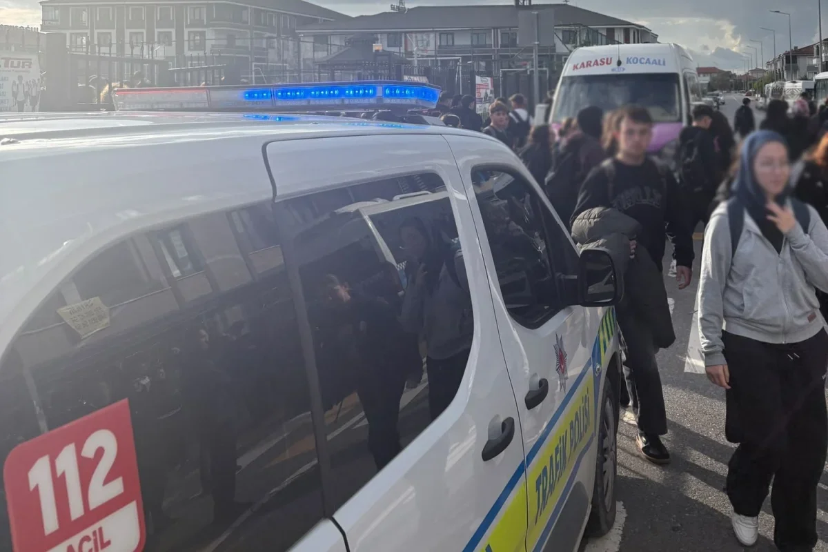 Karasu'da okul çevrelerinde polis nöbeti arttırıldı