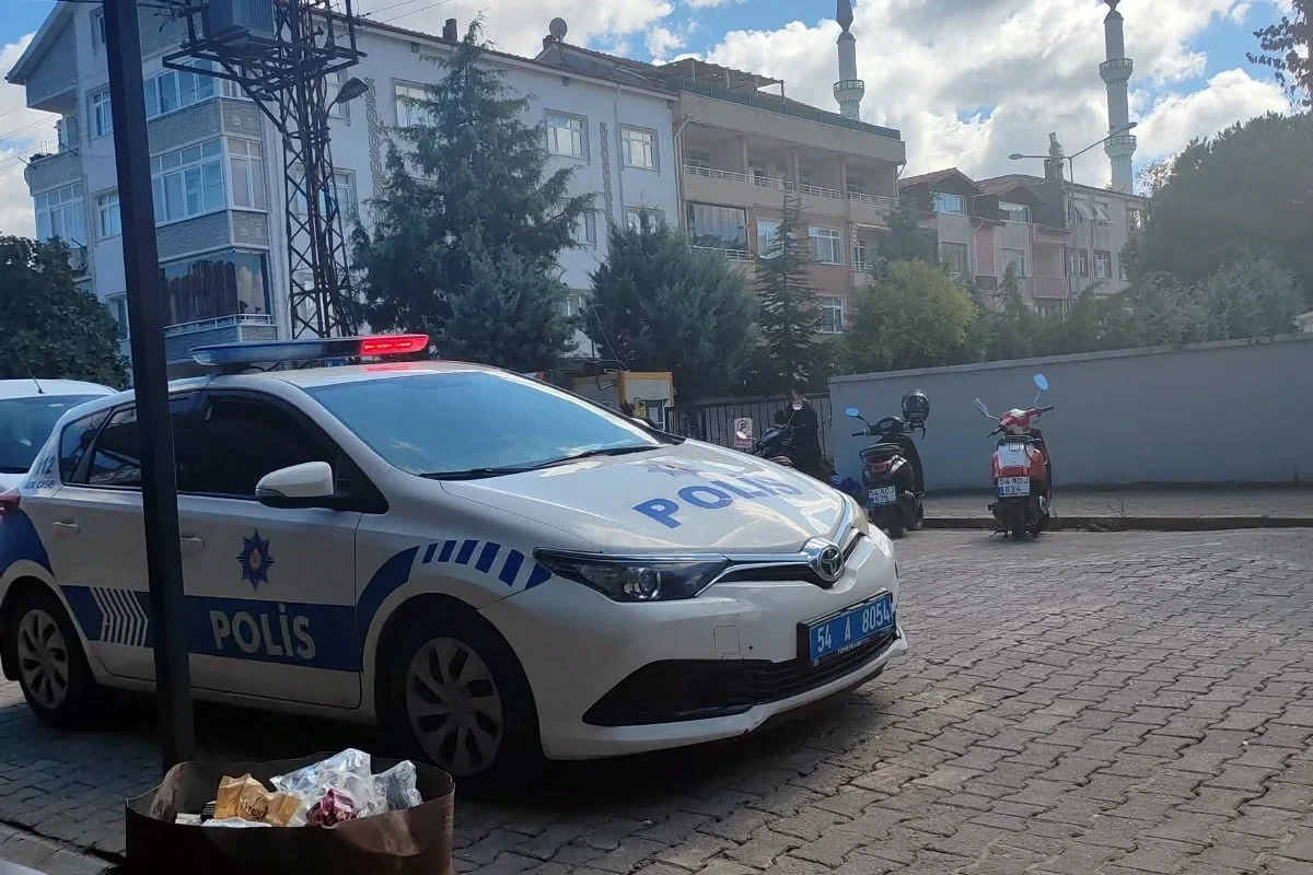 Karasu'da okul çevrelerinde polis nöbeti arttırıldı