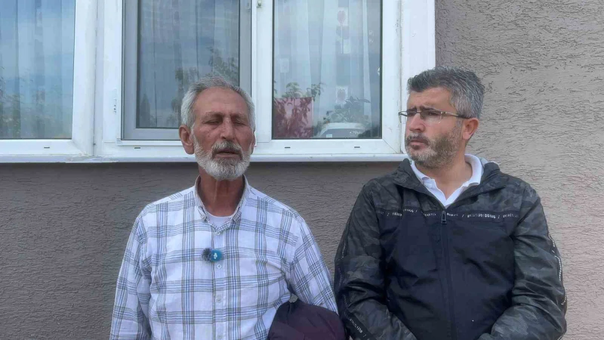 Mudanya'da yıkım durdu, ev sahibi çatıdan indi
