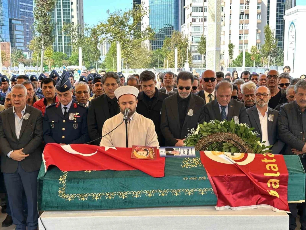 Göksel Arsoy İstanbul'da son yolculuğuna uğurlandı