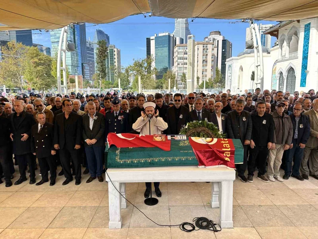 Göksel Arsoy İstanbul'da son yolculuğuna uğurlandı