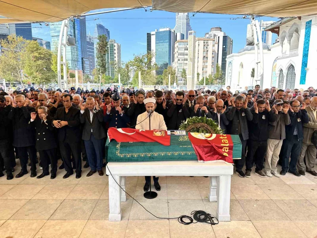 Göksel Arsoy İstanbul'da son yolculuğuna uğurlandı