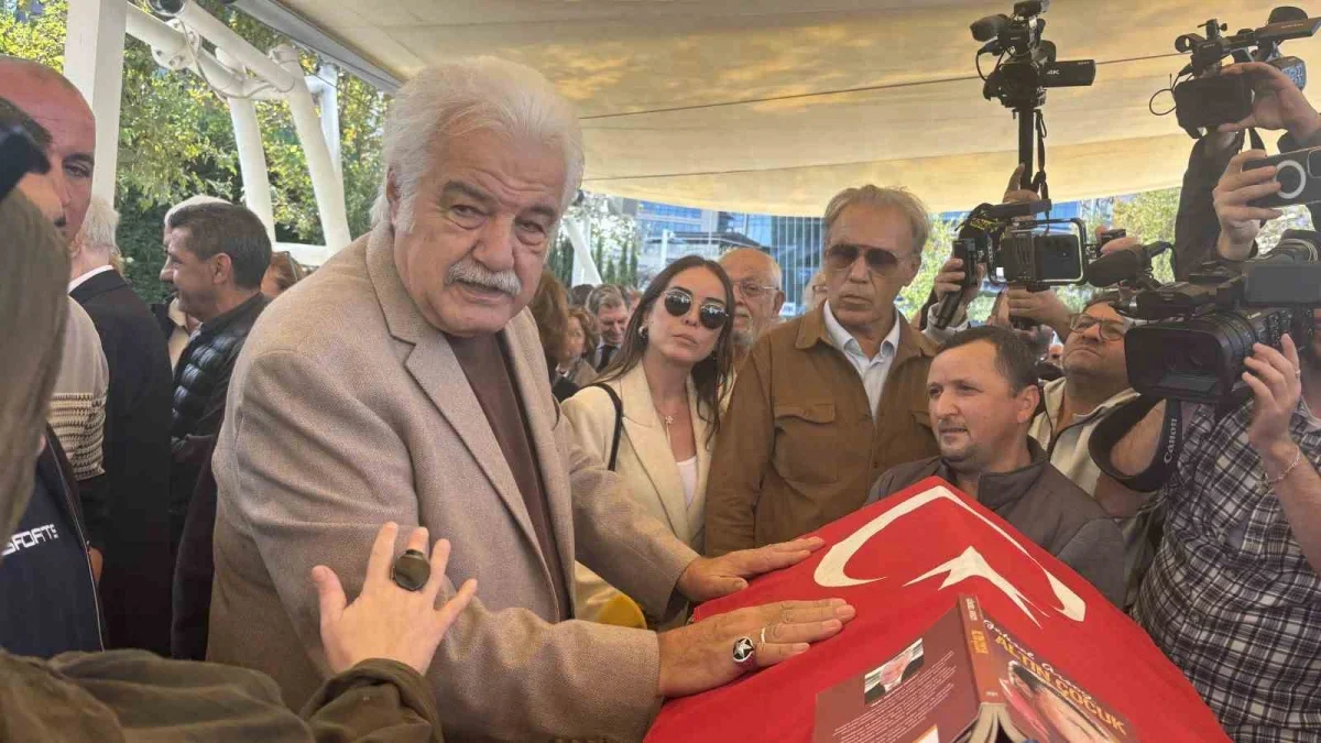 Göksel Arsoy İstanbul'da son yolculuğuna uğurlandı