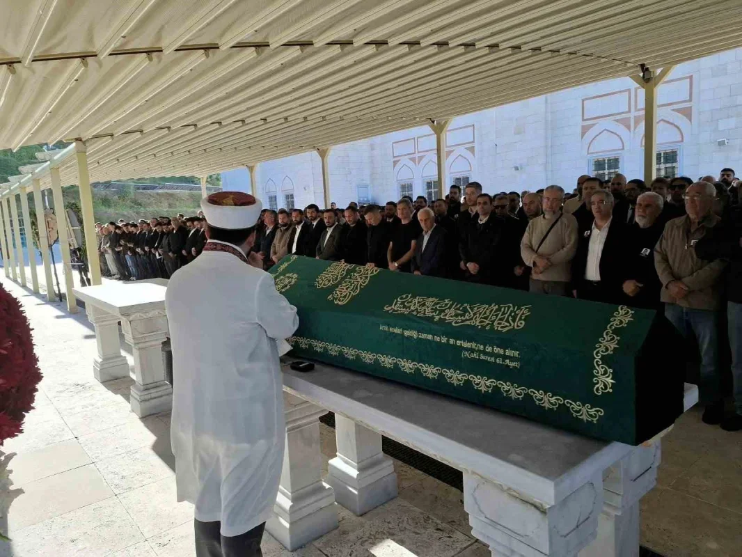 Ali Emre Ballı Büyük Çamlıca'da son yolculuğuna uğurlandı