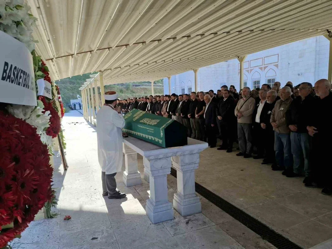 Ali Emre Ballı Büyük Çamlıca'da son yolculuğuna uğurlandı