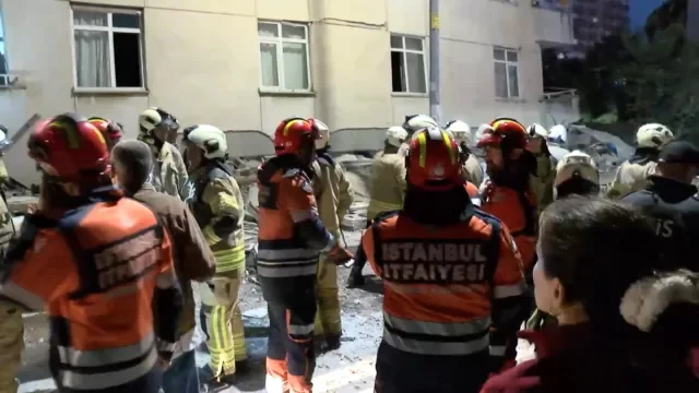 Maltepe’de 7 Katlı Binanın İlk 3 Katı Çöktü: Enkazda Arama Kurtarma Çalışması Başlatıldı
