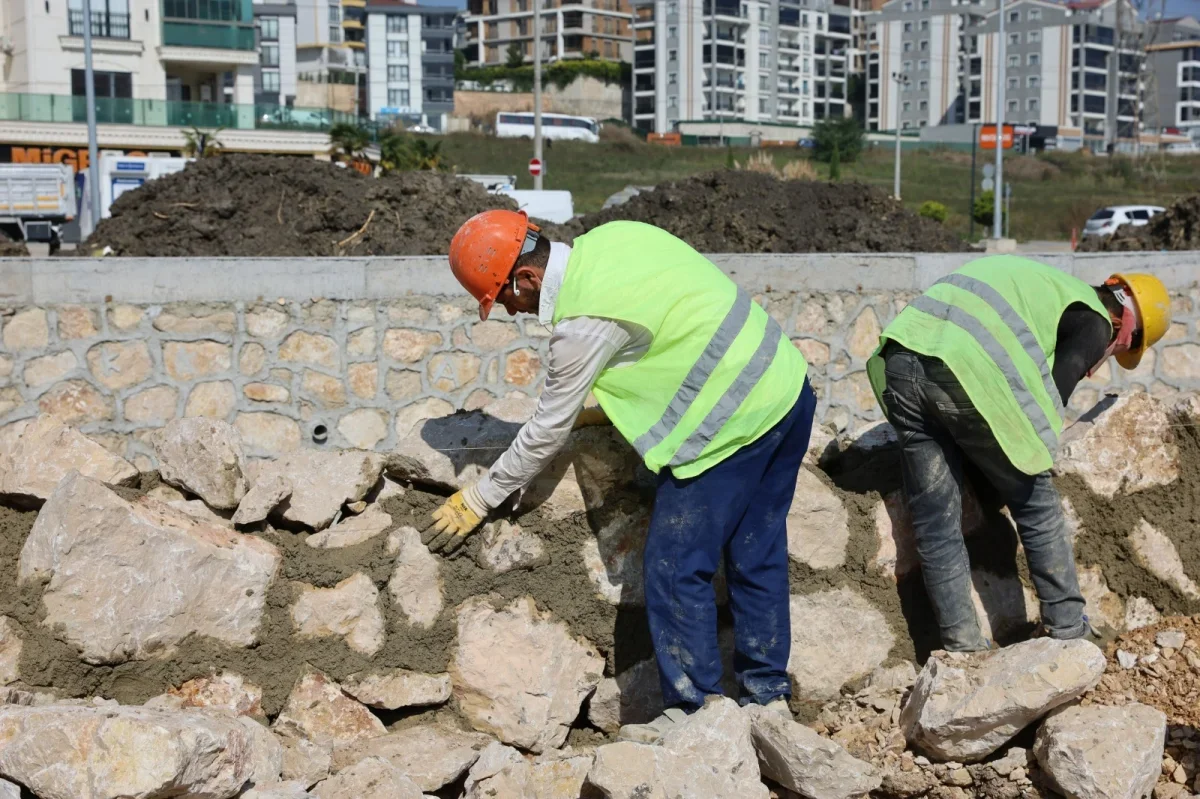 Nilüfer'de iki derede 1.350 metrelik taş duvar
