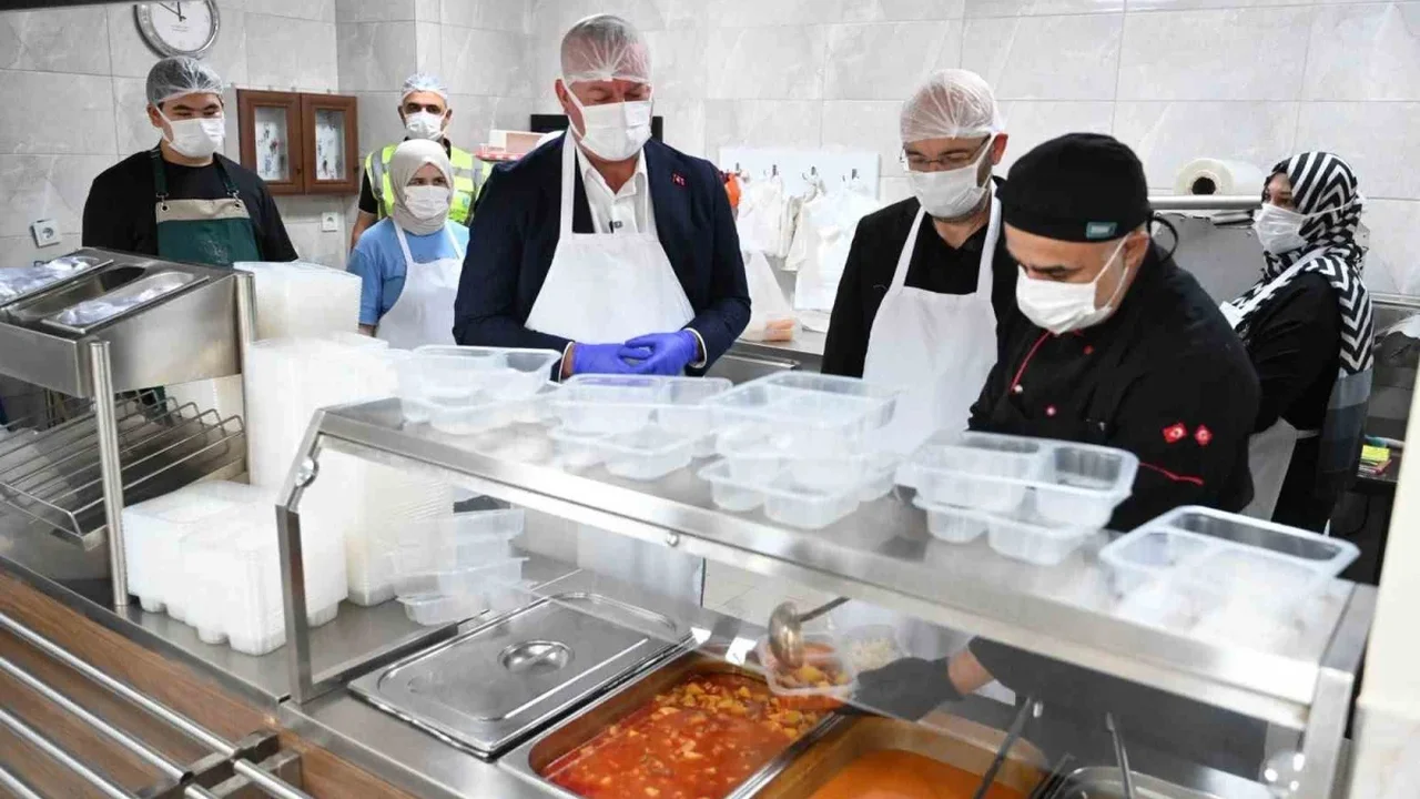Karacabey Belediyesi 13 sosyal destek sunuyor