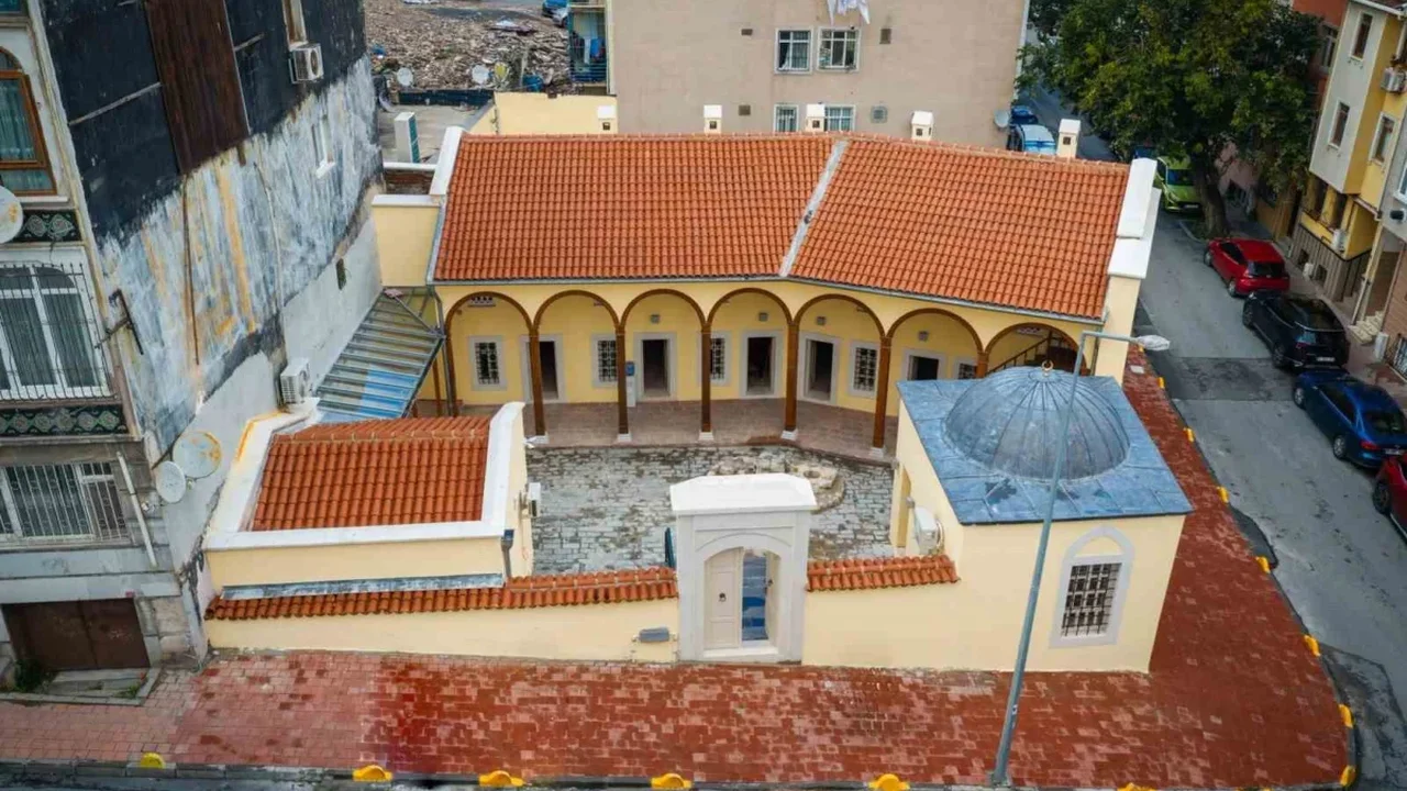 Fatih'te Yeniçeşme Medresesi yeniden ayağa kaldırıldı