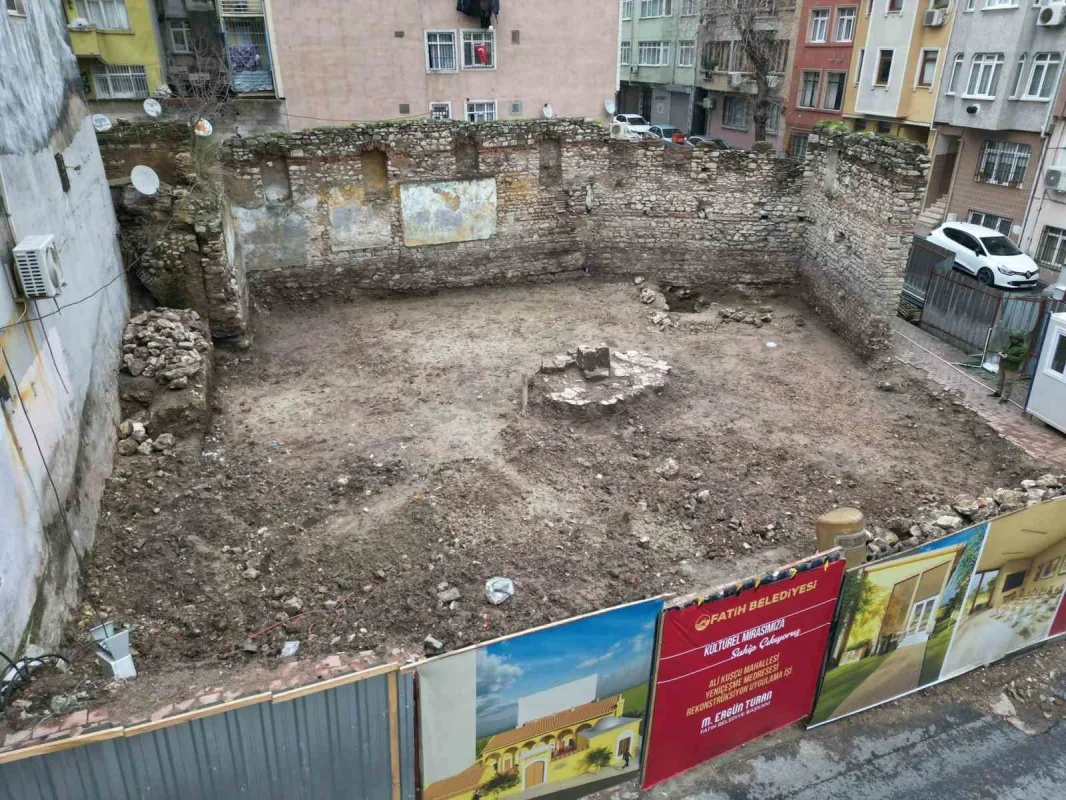 Fatih'te Yeniçeşme Medresesi yeniden ayağa kaldırıldı