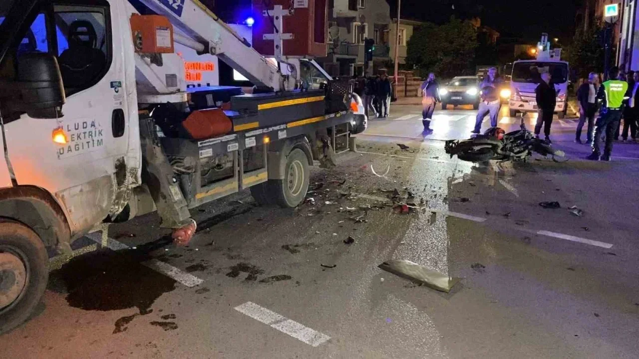 İnegöl'de motosiklet kazasında 2 genç öldü