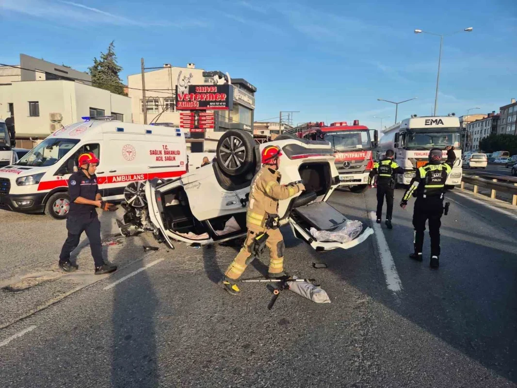 Silivri E-5'te 4 araçlı zincirleme kazada 2 yaralı