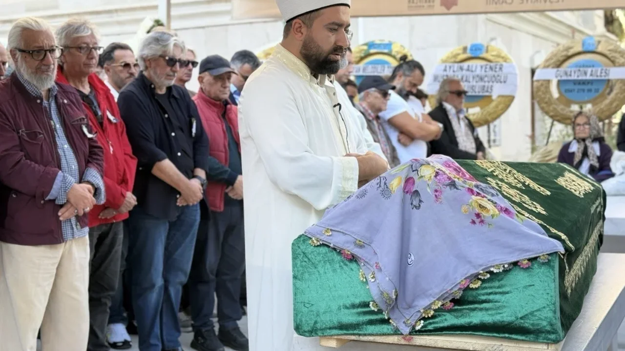 Necla Uygur İstanbul'da son yolculuğuna uğurlandı