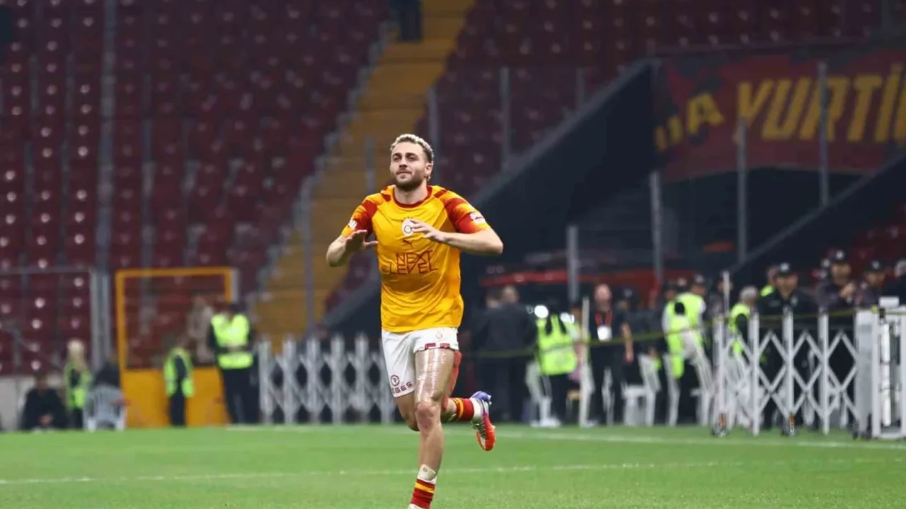 Barış Alper Yılmaz taraftar için sahaya döndü