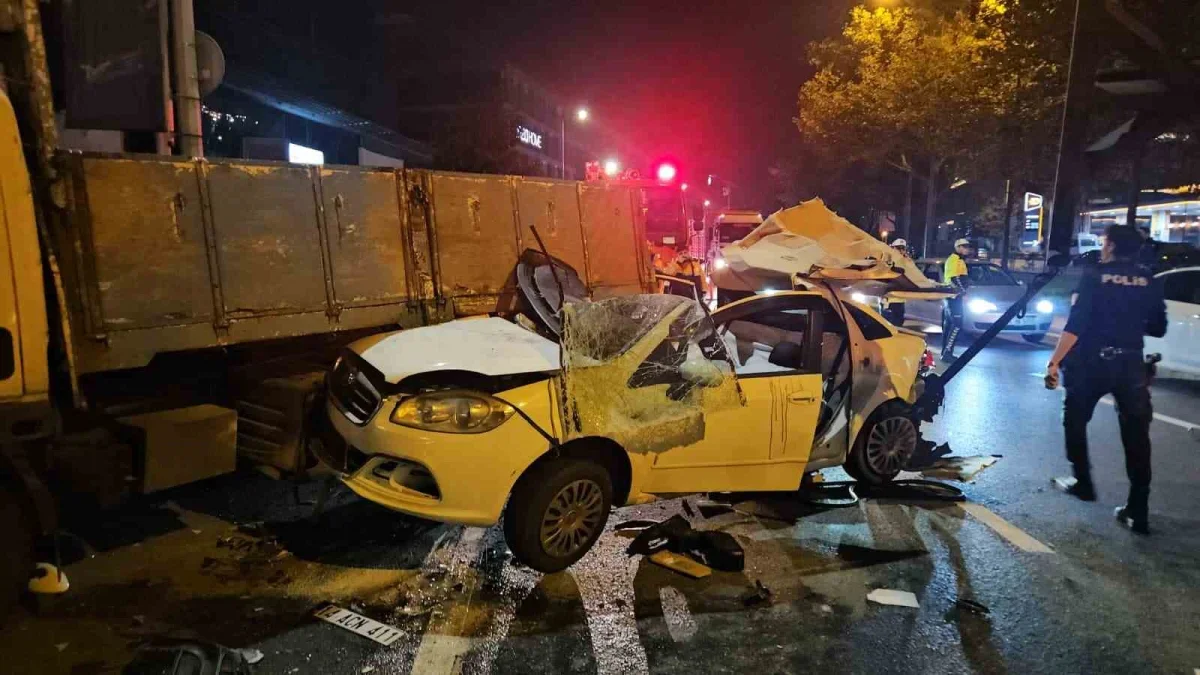 Beyoğlu'ndaki makas kazasında 3 kişi yaralandı