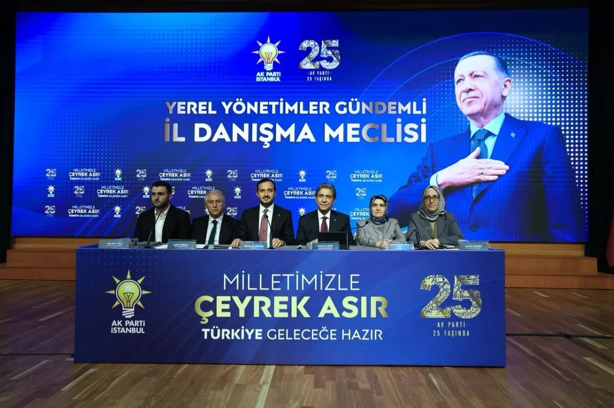 AK Parti'ye İstanbul'da farklı partilerden 136 kişi katıldı