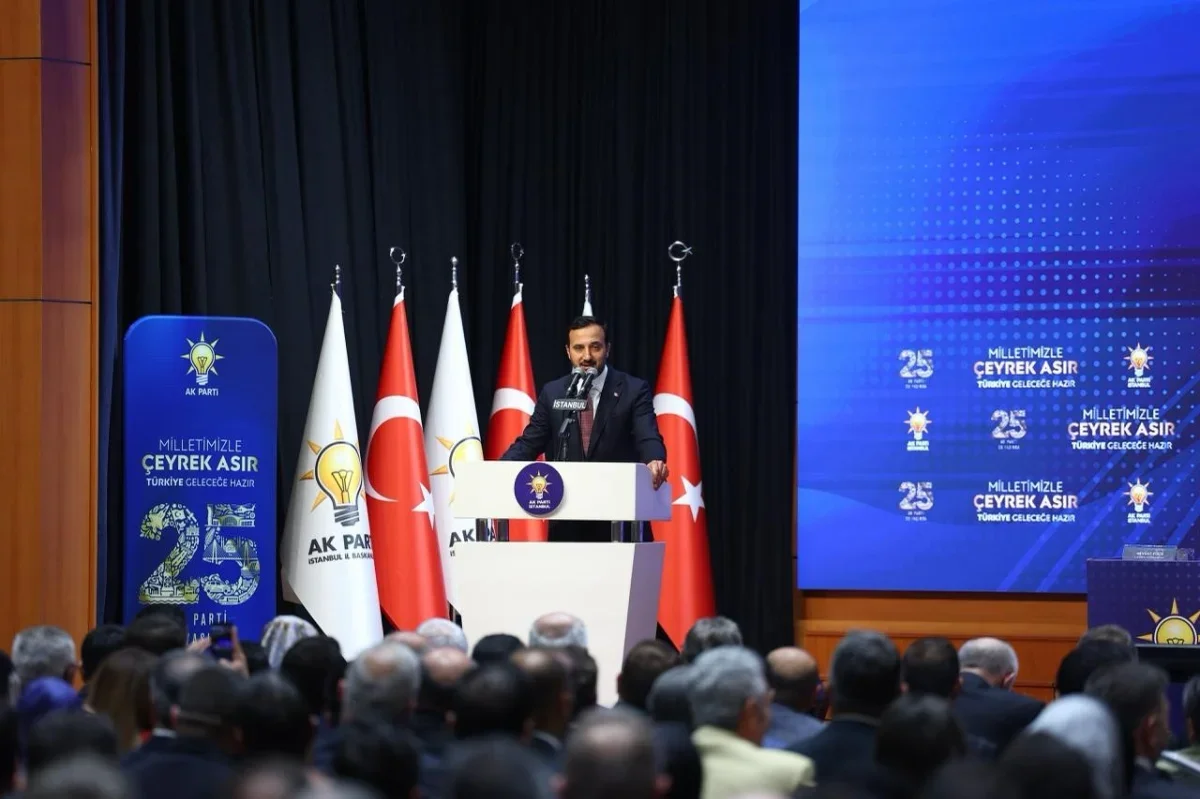 AK Parti'ye İstanbul'da farklı partilerden 136 kişi katıldı