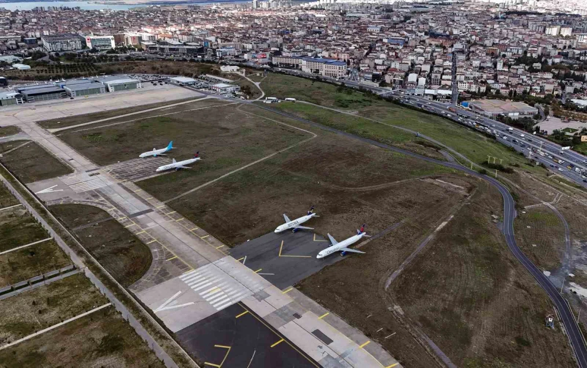 Onur Air uçakları Atatürk Havalimanı'nda atıl kaldı