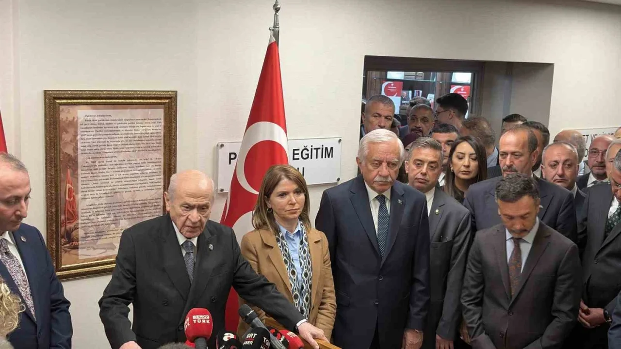 Bahçeli: İmralı'daki kişinin siyasallaşma hakkı