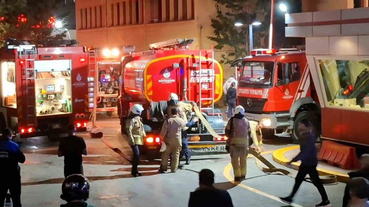 Kartal'da hastane çatısındaki yangın söndürüldü