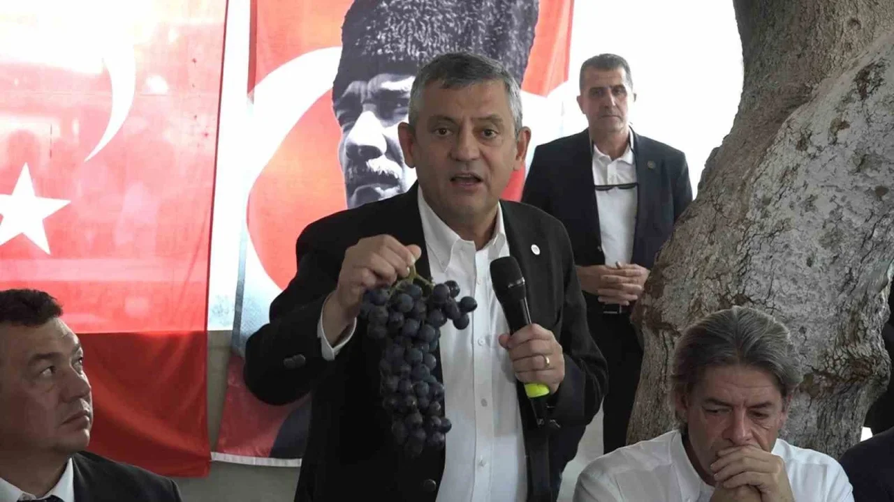 Özgür Özel Bursa'da çiftçilere tarım sözü verdi
