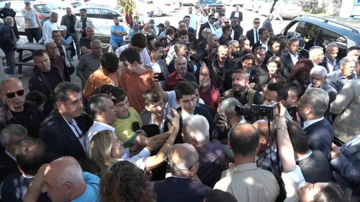 Özgür Özel Bursa'da çiftçilere tarım sözü verdi