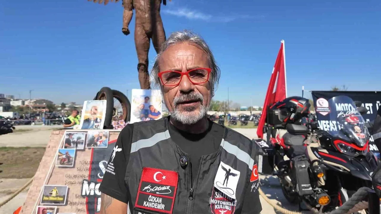 Silivri'de bin motosikletli hayatını kaybedenleri andı