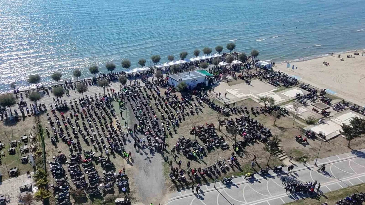 Silivri'de bin motosikletli hayatını kaybedenleri andı