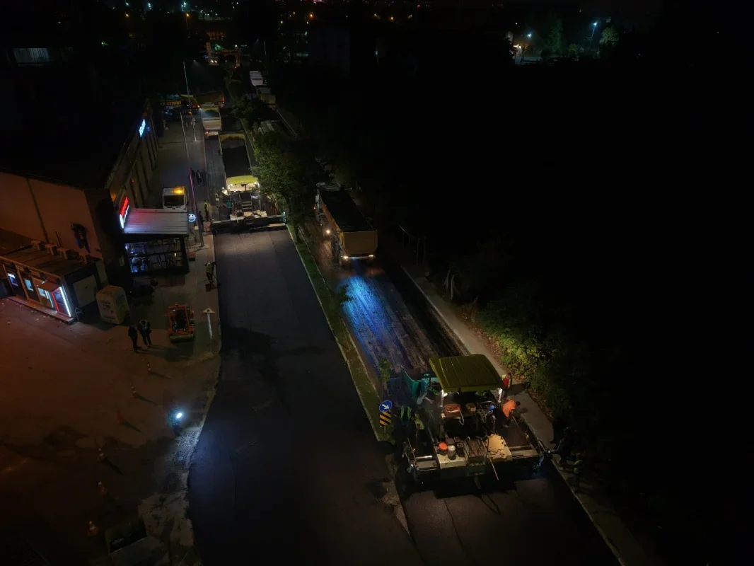 Yıldırım'da 2. Vatan Caddesi'ne 2 bin ton asfalt seriliyor