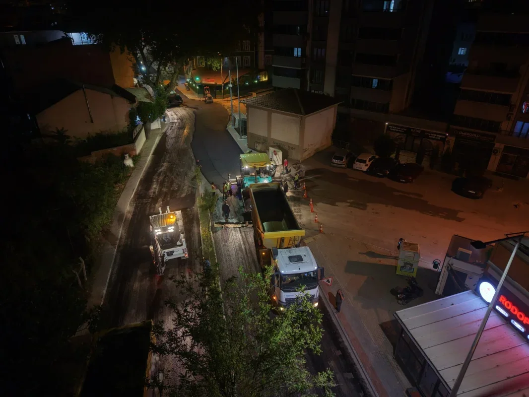 Yıldırım'da 2. Vatan Caddesi'ne 2 bin ton asfalt seriliyor