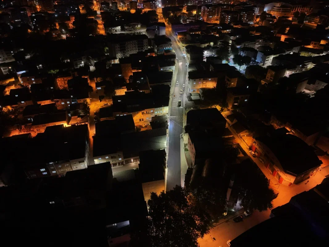 Yıldırım'da 2. Vatan Caddesi'ne 2 bin ton asfalt seriliyor