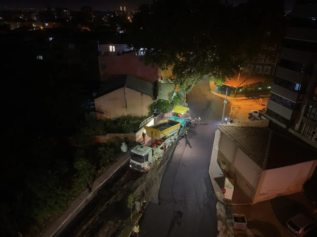 Yıldırım'da 2. Vatan Caddesi'ne 2 bin ton asfalt seriliyor