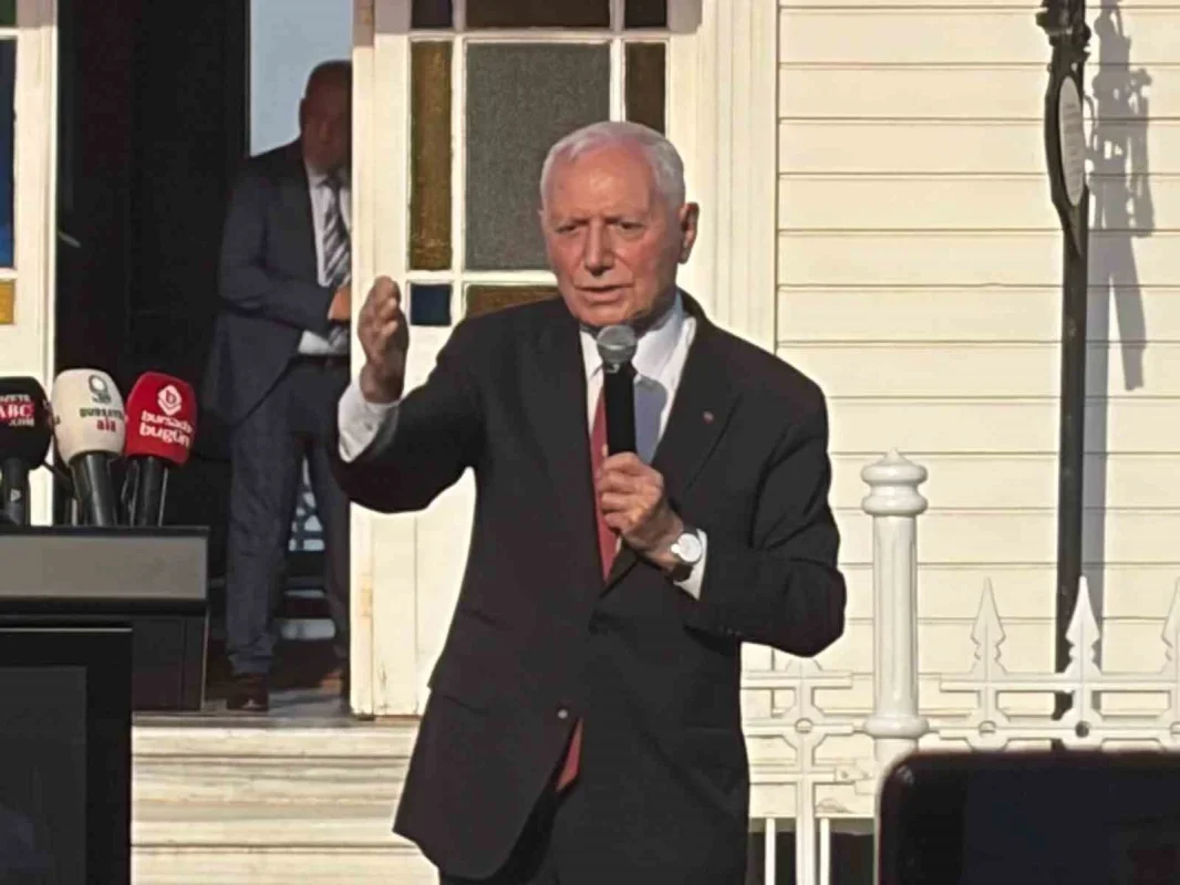 Özgür Özel, Mudanya'daki 104. yıl dönümü programında