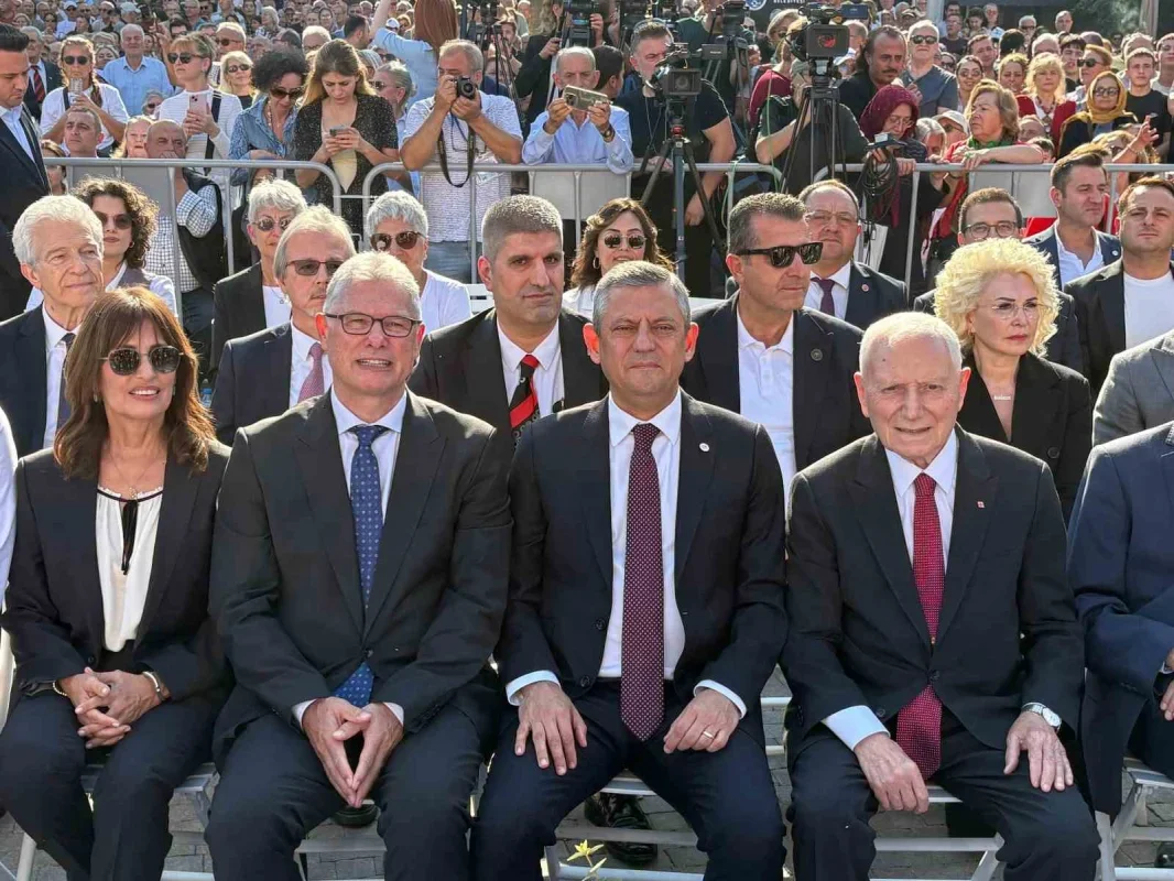 Özgür Özel, Mudanya'daki 104. yıl dönümü programında