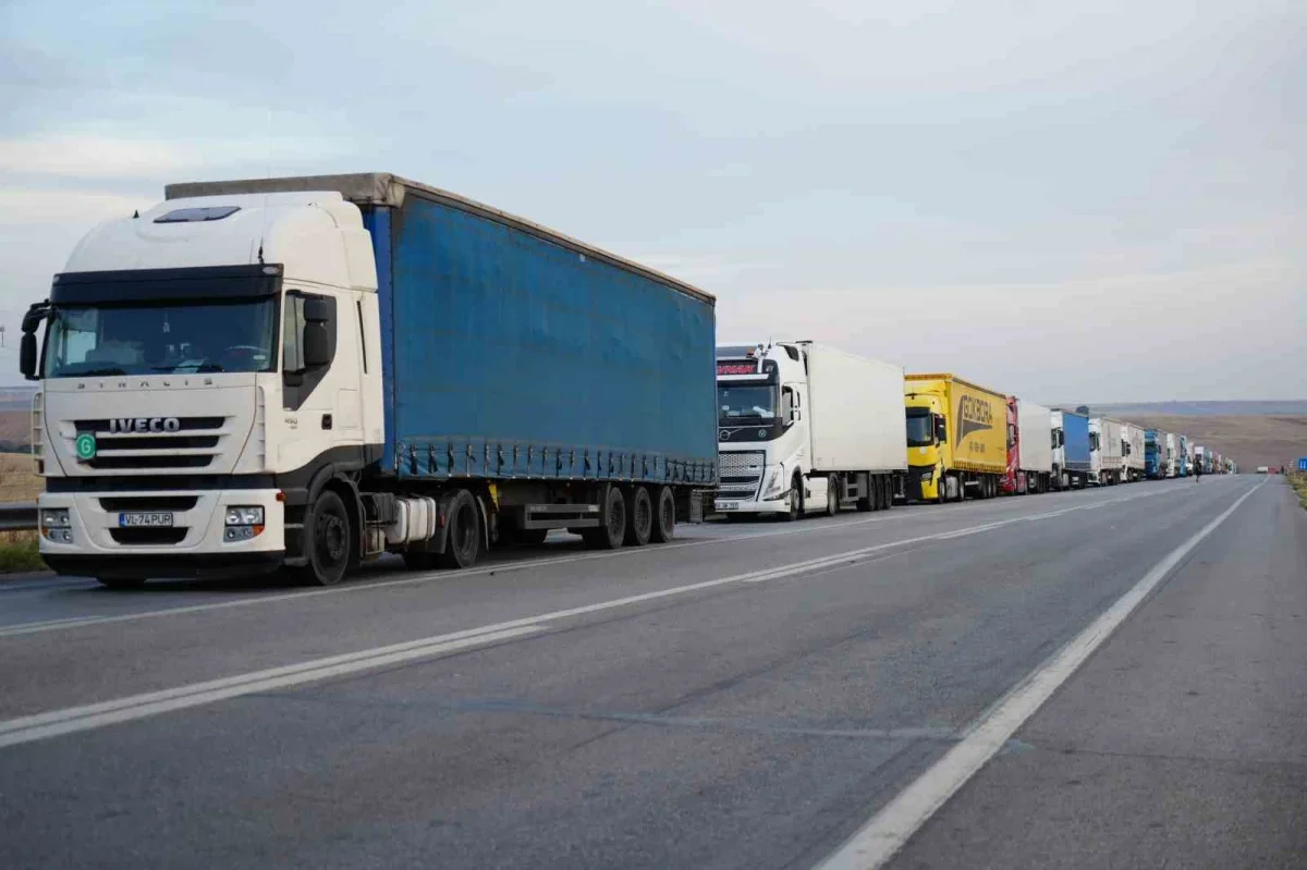 Hamzabeyli'de tır kuyruğu 37 kilometreye ulaştı