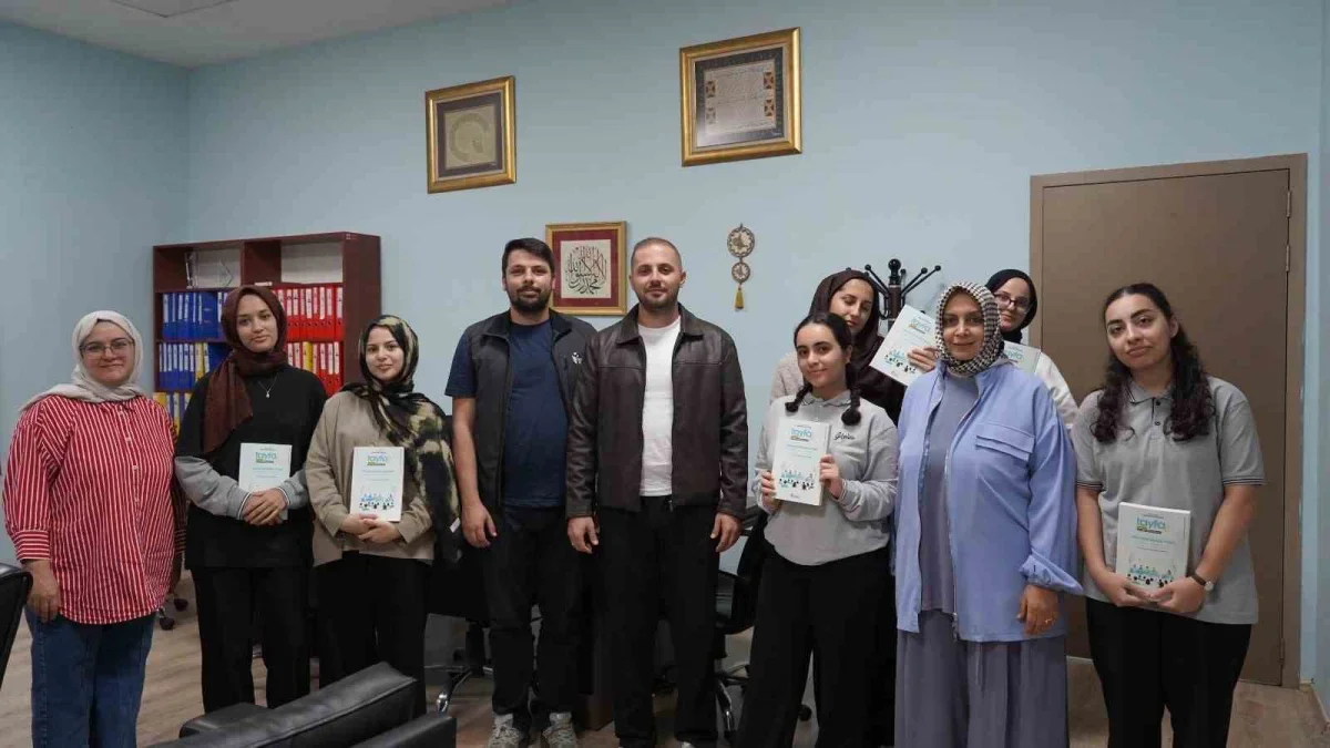 Esenler'de 96 lise öğrencisinin araştırmaları kitap oldu
