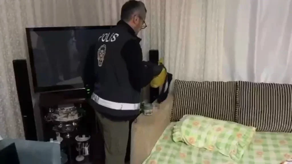 Edremit Körfezi'nde 37 adrese operasyon: 20 gözaltı