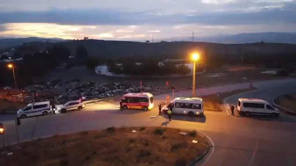 Edremit Körfezi'nde 37 adrese operasyon: 20 gözaltı