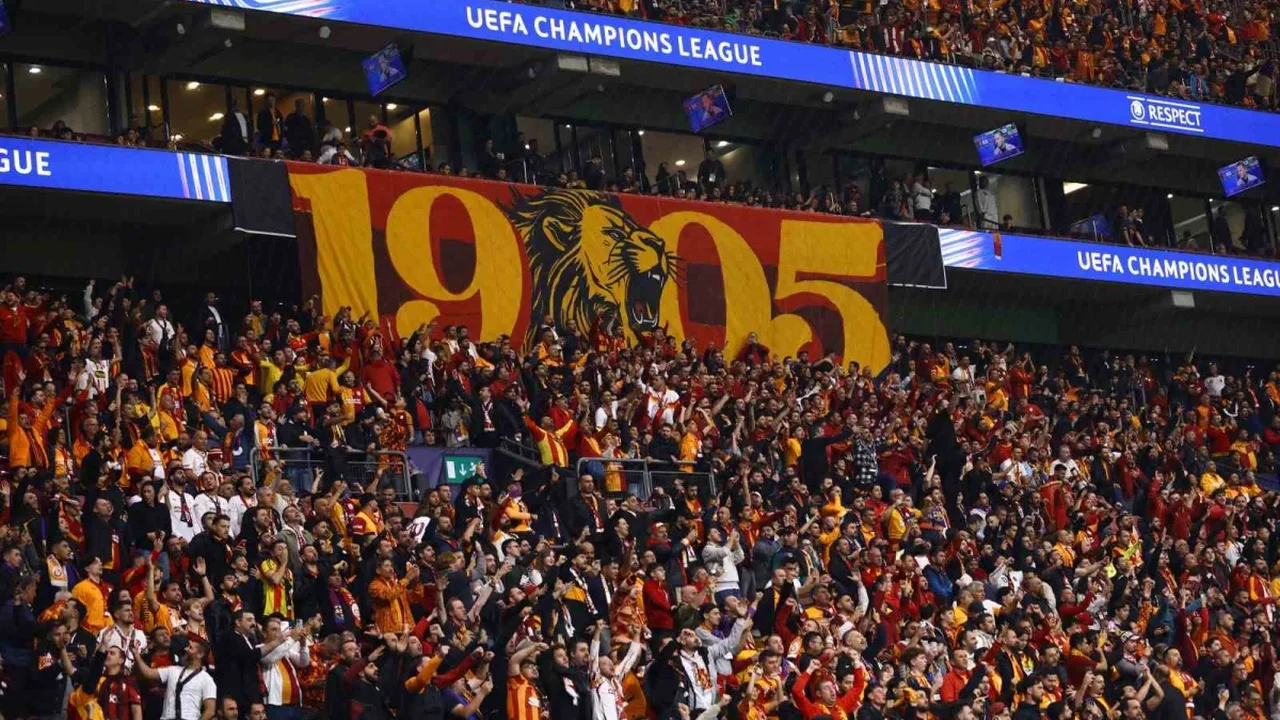 Galatasaray, Barcelona maçına 3 değişiklikle çıktı
