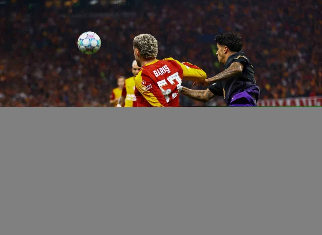 Galatasaray, Barcelona maçına 3 değişiklikle çıktı