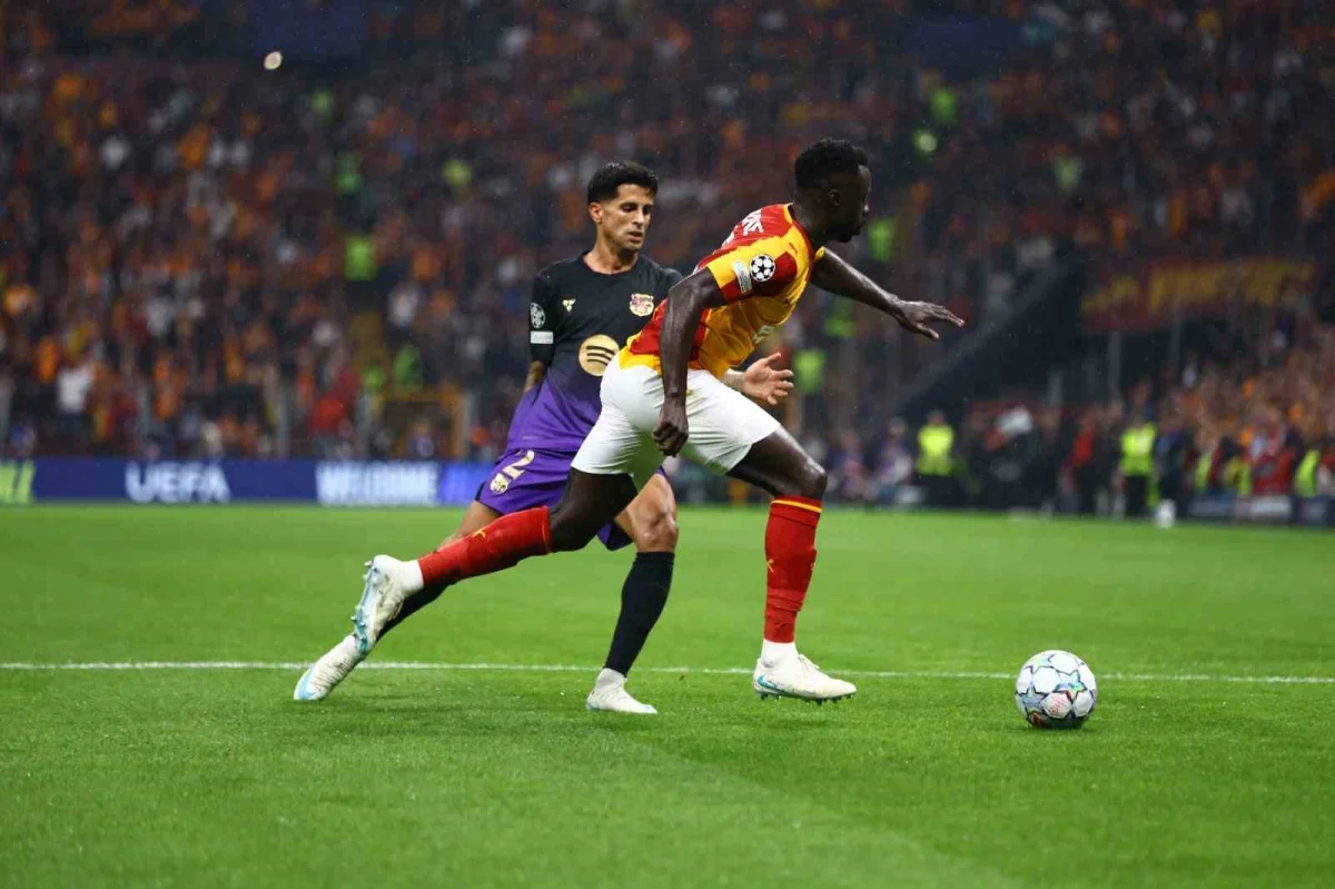 Galatasaray-Barcelona maçında ilk yarı 1-1 bitti