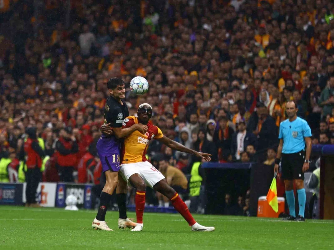 Galatasaray-Barcelona maçında ilk yarı 1-1 bitti