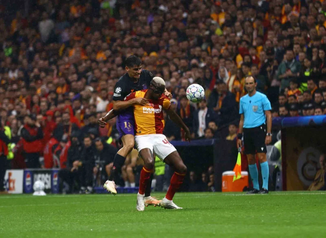 Galatasaray-Barcelona maçında ilk yarı 1-1 bitti