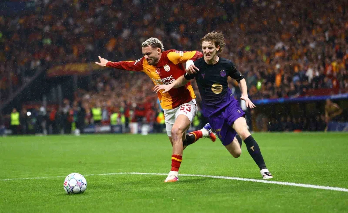 Galatasaray-Barcelona maçında ilk yarı 1-1 bitti